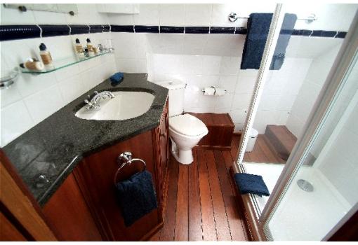 Todas las cabinas tienen baño privado